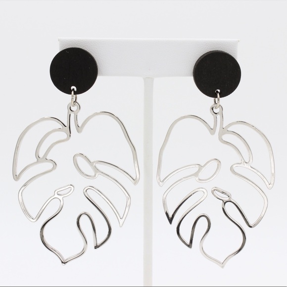 Jewelry - NWOT Large Statement Silver Palm Leaf Earrings